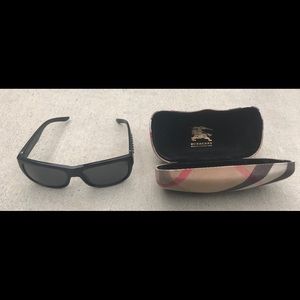 Burberry Stud sunglasses with Case